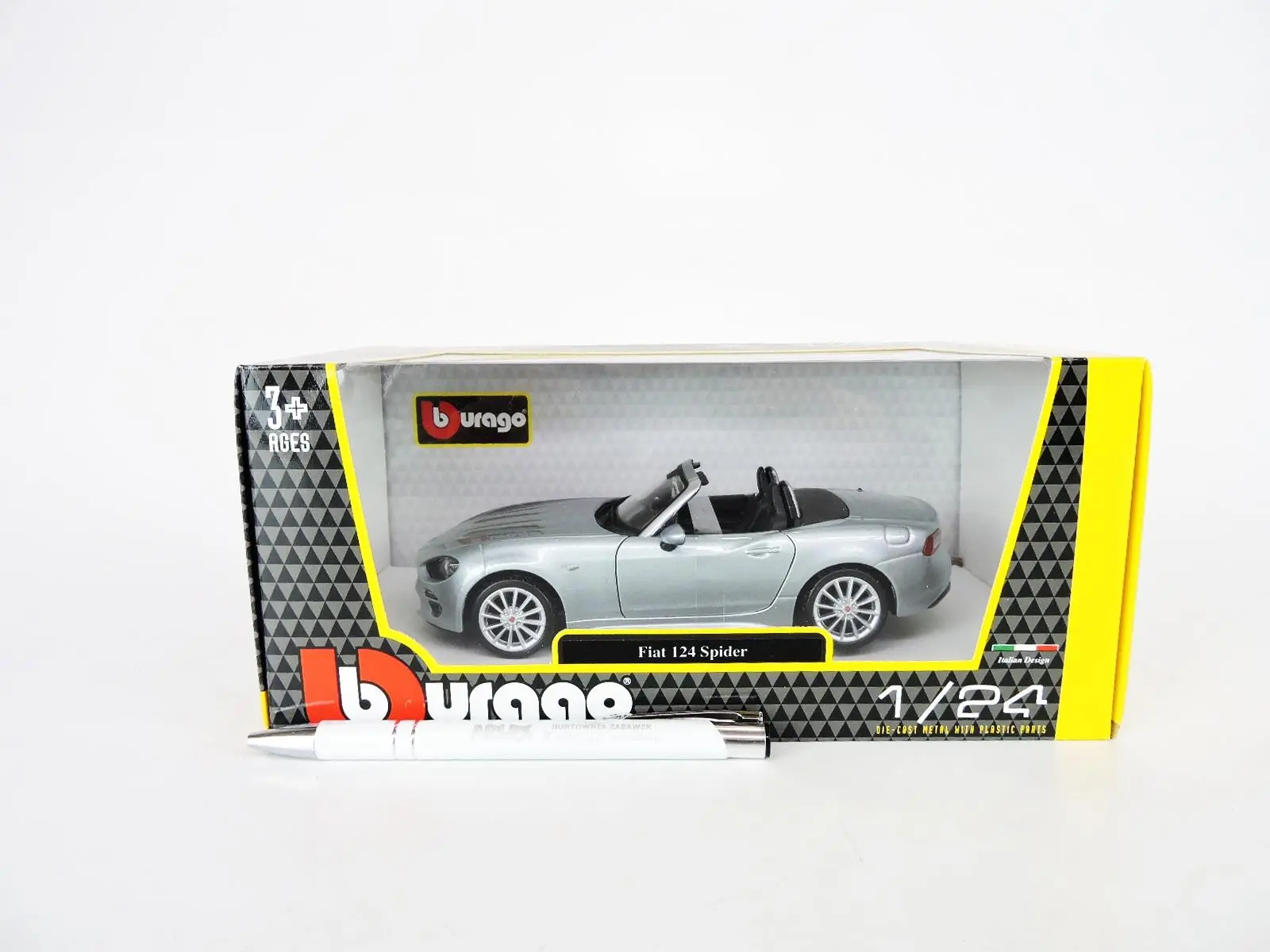 *BBURAGO metal. 1:24 FIAT 124 SPIDER